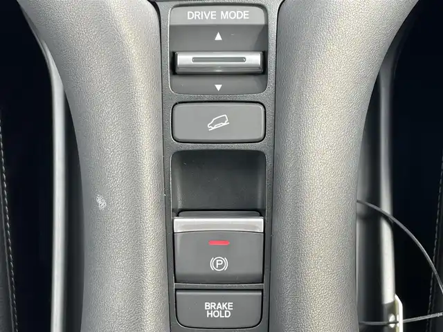ホンダ ＺＲ－Ｖ ハイブリッド e:HEV Z 滋賀県 2025(令7)年 0.2万km クリスタルブラックパール 純正ナビ/・AM/FM/・USB/Bluetooth/・AppleCarPlay/・AndroidAuto/・フルセグTV/マルチビューカメラ/ステアリングスイッチ/革巻きステアリング/ステアリングヒーター/パドルシフト/ビルトインETC2.0/ワイヤレス充電/衝突軽減ブレーキ/レーンキープアシスト/先行者発進お知らせ/ブラインドスポットシステム/アダプティブクルーズコントロール/標識認識機能/ドライバー注意力モニター/ヒルディセントコントロール/パワーテールゲート/前席パワーシート/運転席メモリシート/前席シートヒーター/電動格納ミラー/オートマチックヘッドライト/LEDヘッドライト/アダプティブヘッドライトシステム/純正18インチアルミホイール