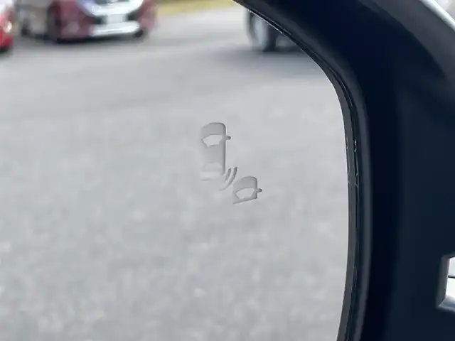 ホンダ ＺＲ－Ｖ ハイブリッド e:HEV Z 滋賀県 2025(令7)年 0.2万km クリスタルブラックパール 純正ナビ/・AM/FM/・USB/Bluetooth/・AppleCarPlay/・AndroidAuto/・フルセグTV/マルチビューカメラ/ステアリングスイッチ/革巻きステアリング/ステアリングヒーター/パドルシフト/ビルトインETC2.0/ワイヤレス充電/衝突軽減ブレーキ/レーンキープアシスト/先行者発進お知らせ/ブラインドスポットシステム/アダプティブクルーズコントロール/標識認識機能/ドライバー注意力モニター/ヒルディセントコントロール/パワーテールゲート/前席パワーシート/運転席メモリシート/前席シートヒーター/電動格納ミラー/オートマチックヘッドライト/LEDヘッドライト/アダプティブヘッドライトシステム/純正18インチアルミホイール