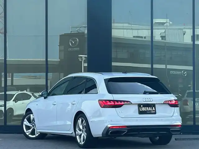 アウディ Ａ４ 35TDI Sライン 石川県 2022(令4)年 4.2万km グレイシアホワイトメタリック ワンオーナー/純正HDDナビ/　Bluetooth・AM/FM・USB・AppleCarPlay・AndroidAuto/フルセグTV/全方位カメラ/ETC2.0/前後ドライブレコーダー/アダプティブクルーズコントロール/ルーフレール/パワーシート（D+N席）/シートメモリー/シートヒーター（D+N席）/アンチロック・ブレーキ・システム/衝突被害軽減システム/横滑り防止装置/前後コーナーセンサー/レーンキープアシスト/盗難防止装置/パーキングアシスト/アイドリングストップ/エアバッグ（W+サイド）/カーテンエアバッグ/純正アルミホイール/純正フロアマット/スマートキー