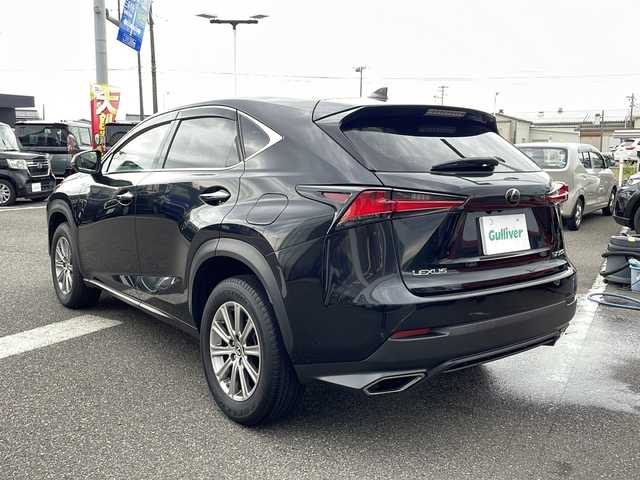 レクサス ＮＸ 300 Iパッケージ 新潟県 2018(平30)年 7.7万km グラファイトブラックガラスフレーク 4WD/後期モデル/純正ナビ/(AM/FM/CD/DVD/SD/Bluetooth)/フルセグTV/サイドカメラ/バックカメラ/三眼LEDヘッドライト/シーケンシャルウインカー/レーダークルーズコントロール/クリアランスソナー/衝突軽減ブレーキ/横滑り防止装置/ステアリングヒーター/D/N席パワーシート/D/N席シートヒーター/パワーバックドア/オートライト/オートマチックハイビーム/電子パーキング/オートホールド/前後ドライブレコーダー/レーダー探知機/ビルトインETC2.0/取扱説明書
