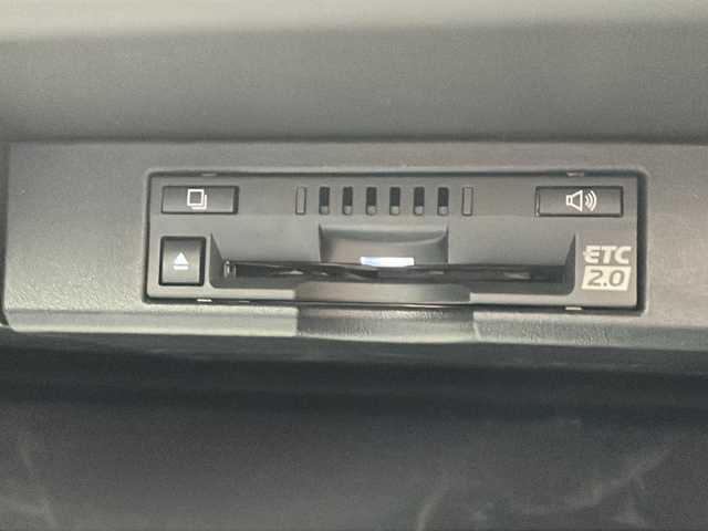 レクサス ＮＸ 300 Iパッケージ 新潟県 2018(平30)年 7.7万km グラファイトブラックガラスフレーク 4WD/後期モデル/純正ナビ/(AM/FM/CD/DVD/SD/Bluetooth)/フルセグTV/サイドカメラ/バックカメラ/三眼LEDヘッドライト/シーケンシャルウインカー/レーダークルーズコントロール/クリアランスソナー/衝突軽減ブレーキ/横滑り防止装置/ステアリングヒーター/D/N席パワーシート/D/N席シートヒーター/パワーバックドア/オートライト/オートマチックハイビーム/電子パーキング/オートホールド/前後ドライブレコーダー/レーダー探知機/ビルトインETC2.0/取扱説明書
