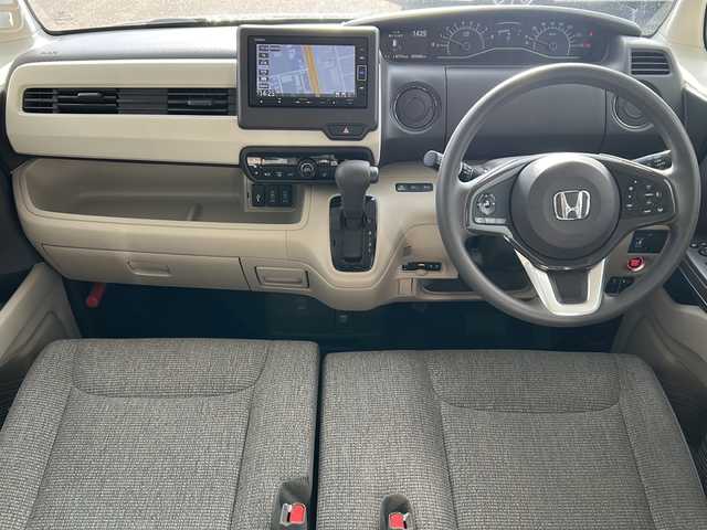 ホンダ Ｎ ＢＯＸ G L ホンダセンシング 道東・釧路十勝 2019(令1)年 2.6万km クリスタルブラックパール 4WD/純正メモリナビ　/(フルセグＴＶ/ＤＶＤ再生/Ｂｌｕｅｔｏｏｔｈ接続)　/前後ドライブレコーダー　/ビルトインＥＴＣ　/バックカメラ　/片側パワースライドドア/運転席シーヒーター　/渋滞追従機能付アダプティブ・クルーズ・コントロール　/リアコーナーセンサー　/レーンアシスト　/衝突軽減ブレーキ/横滑り防止装置/アイドリングストップ　/スマートキー/プッシュスタート/純正LEDヘッドライト/純正14インチアルミホイール/純正フロアマット/スタッドレスタイヤ積み込み