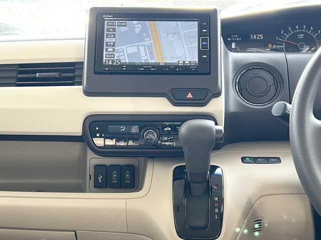 ホンダ Ｎ ＢＯＸ G L ホンダセンシング 道東・釧路十勝 2019(令1)年 2.6万km クリスタルブラックパール 4WD/純正メモリナビ　/(フルセグＴＶ/ＤＶＤ再生/Ｂｌｕｅｔｏｏｔｈ接続)　/前後ドライブレコーダー　/ビルトインＥＴＣ　/バックカメラ　/片側パワースライドドア/運転席シーヒーター　/渋滞追従機能付アダプティブ・クルーズ・コントロール　/リアコーナーセンサー　/レーンアシスト　/衝突軽減ブレーキ/横滑り防止装置/アイドリングストップ　/スマートキー/プッシュスタート/純正LEDヘッドライト/純正14インチアルミホイール/純正フロアマット/スタッドレスタイヤ積み込み