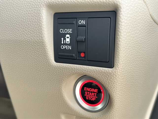 ホンダ Ｎ ＢＯＸ G L ホンダセンシング 道東・釧路十勝 2019(令1)年 2.6万km クリスタルブラックパール 4WD/純正メモリナビ　/(フルセグＴＶ/ＤＶＤ再生/Ｂｌｕｅｔｏｏｔｈ接続)　/前後ドライブレコーダー　/ビルトインＥＴＣ　/バックカメラ　/片側パワースライドドア/運転席シーヒーター　/渋滞追従機能付アダプティブ・クルーズ・コントロール　/リアコーナーセンサー　/レーンアシスト　/衝突軽減ブレーキ/横滑り防止装置/アイドリングストップ　/スマートキー/プッシュスタート/純正LEDヘッドライト/純正14インチアルミホイール/純正フロアマット/スタッドレスタイヤ積み込み