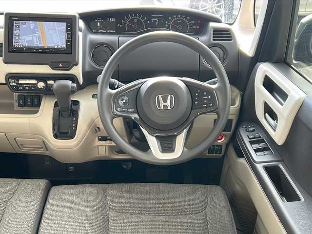 ホンダ Ｎ ＢＯＸ G L ホンダセンシング 道東・釧路十勝 2019(令1)年 2.6万km クリスタルブラックパール 4WD/純正メモリナビ　/(フルセグＴＶ/ＤＶＤ再生/Ｂｌｕｅｔｏｏｔｈ接続)　/前後ドライブレコーダー　/ビルトインＥＴＣ　/バックカメラ　/片側パワースライドドア/運転席シーヒーター　/渋滞追従機能付アダプティブ・クルーズ・コントロール　/リアコーナーセンサー　/レーンアシスト　/衝突軽減ブレーキ/横滑り防止装置/アイドリングストップ　/スマートキー/プッシュスタート/純正LEDヘッドライト/純正14インチアルミホイール/純正フロアマット/スタッドレスタイヤ積み込み