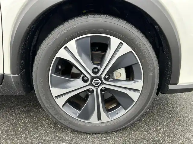 日産 キックス X 静岡県 2020(令2)年 1.9万km ブリリアントホワイトパール 純正9インチナビ/（FM/AM/CD/DVD/Bluetooth/SD）/フルセグTV/全周囲カメラ/ETC車載器/オートライト/プロパイロット/レーダークルーズ/デジタルインナーミラー/VDC/・VDC機能/・TCS（トラクションコントロールシステム）機能/・ブレーキLSD（リミテッドスリップデフ）機能/ルーフレール/純正17AW