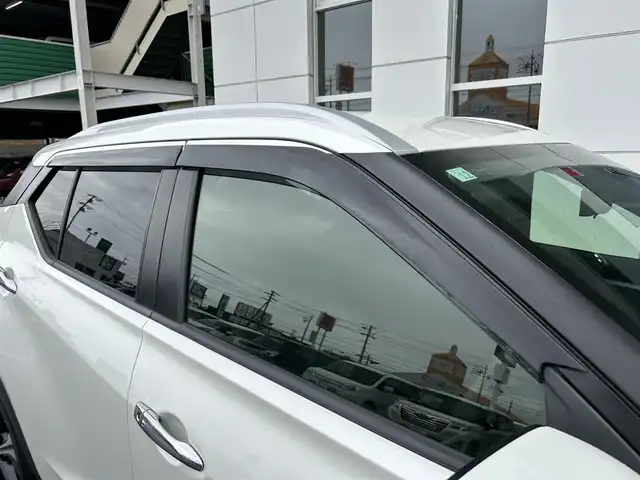 日産 キックス X 静岡県 2020(令2)年 1.9万km ブリリアントホワイトパール 純正9インチナビ/（FM/AM/CD/DVD/Bluetooth/SD）/フルセグTV/全周囲カメラ/ETC車載器/オートライト/プロパイロット/レーダークルーズ/デジタルインナーミラー/VDC/・VDC機能/・TCS（トラクションコントロールシステム）機能/・ブレーキLSD（リミテッドスリップデフ）機能/ルーフレール/純正17AW