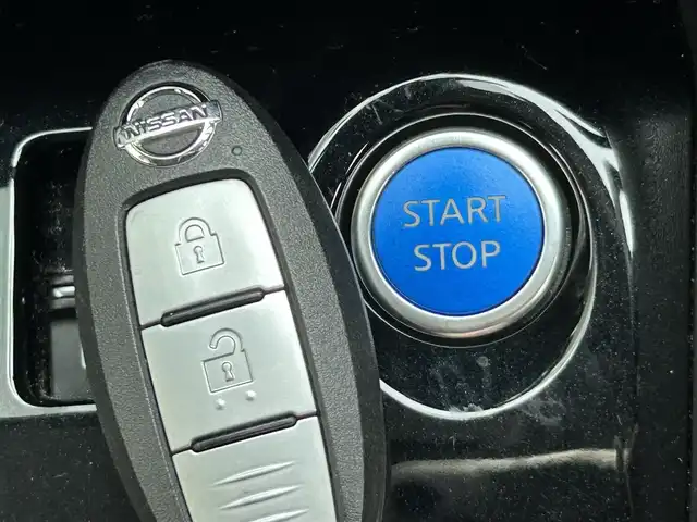 日産 キックス X 静岡県 2020(令2)年 1.9万km ブリリアントホワイトパール 純正9インチナビ/（FM/AM/CD/DVD/Bluetooth/SD）/フルセグTV/全周囲カメラ/ETC車載器/オートライト/プロパイロット/レーダークルーズ/デジタルインナーミラー/VDC/・VDC機能/・TCS（トラクションコントロールシステム）機能/・ブレーキLSD（リミテッドスリップデフ）機能/ルーフレール/純正17AW