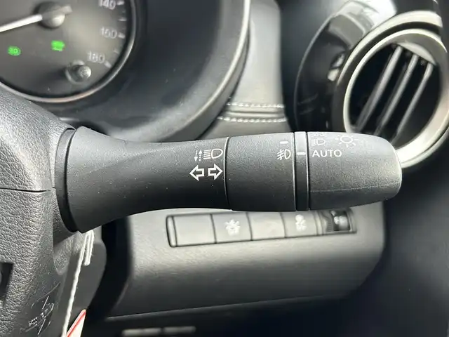 日産 キックス X 静岡県 2020(令2)年 1.9万km ブリリアントホワイトパール 純正9インチナビ/（FM/AM/CD/DVD/Bluetooth/SD）/フルセグTV/全周囲カメラ/ETC車載器/オートライト/プロパイロット/レーダークルーズ/デジタルインナーミラー/VDC/・VDC機能/・TCS（トラクションコントロールシステム）機能/・ブレーキLSD（リミテッドスリップデフ）機能/ルーフレール/純正17AW
