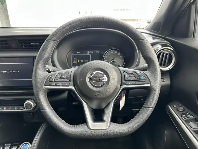 日産 キックス X 静岡県 2020(令2)年 1.9万km ブリリアントホワイトパール 純正9インチナビ/（FM/AM/CD/DVD/Bluetooth/SD）/フルセグTV/全周囲カメラ/ETC車載器/オートライト/プロパイロット/レーダークルーズ/デジタルインナーミラー/VDC/・VDC機能/・TCS（トラクションコントロールシステム）機能/・ブレーキLSD（リミテッドスリップデフ）機能/ルーフレール/純正17AW