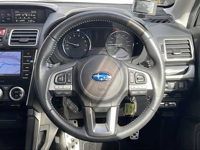 スバル フォレスター 2．0XT アイサイト 長野県 2016(平28)年 6.6万km アイスシルバーメタリック ４WD/アドバンスセーフティパッケージ/メモリーナビフルセグTV/バックカメラ/ETC/パワーバックドア/前後ドライブレコーダー/ハーフレザーシート/シートヒーター/純正１８インチアルミ/前後コーナーセンサー /ルーフレール/プッシュスタート/スマートキー