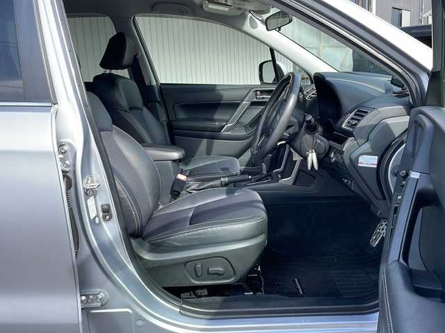 スバル フォレスター 2．0XT アイサイト 長野県 2016(平28)年 6.6万km アイスシルバーメタリック ４WD/アドバンスセーフティパッケージ/メモリーナビフルセグTV/バックカメラ/ETC/パワーバックドア/前後ドライブレコーダー/ハーフレザーシート/シートヒーター/純正１８インチアルミ/前後コーナーセンサー /ルーフレール/プッシュスタート/スマートキー