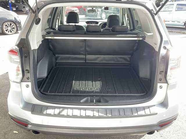 スバル フォレスター 2．0XT アイサイト 長野県 2016(平28)年 6.6万km アイスシルバーメタリック ４WD/アドバンスセーフティパッケージ/メモリーナビフルセグTV/バックカメラ/ETC/パワーバックドア/前後ドライブレコーダー/ハーフレザーシート/シートヒーター/純正１８インチアルミ/前後コーナーセンサー /ルーフレール/プッシュスタート/スマートキー