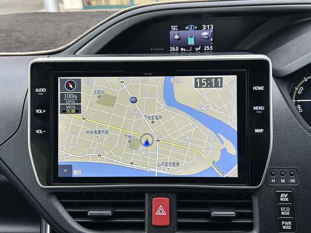 トヨタ ヴォクシー ハイブリッド ZS 煌Ⅲ 愛知県 2020(令2)年 3.2万km ブラック 登録時走行距離31726ｋｍ/純正１０インチメモリナビ/（Bluetooth/フルセグTV/DVD/AM/FM)/バックカメラ/ドラレコ前/インテリジェントクリアランスソナー前後/トヨタセーフティーセンス/レーントーシングアシスト/プリクラッシュセーフティー/オートマッチハイビーム/先行車発進告知/クルーズコントロール/ビルドインETC/USB端子/両側パワースライドドア/ドアバイザー/オートライト/（LED)/電格ミラー/取説/保証書/スマートキー/（スペアキー×１）