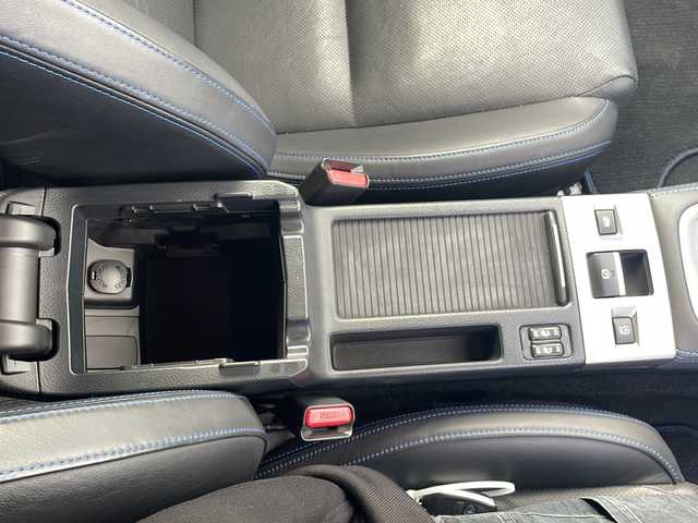 スバル レヴォーグ 1．6GT－S アイサイト 三重県 2015(平27)年 4.7万km クリスタルホワイトP 社外ナビ /バックカメラ /ETC /前後コーナーセンサー /スペアキー /前席パワーシート /前席シートヒーター /USB給電 /レーダークルーズコントロール /レーンキープアシスト /衝突軽減ブレーキ/パドルシフト /LEDヘッドライト/オートライト /リア・サイドスポイラー/電動格納ミラー/禁煙車