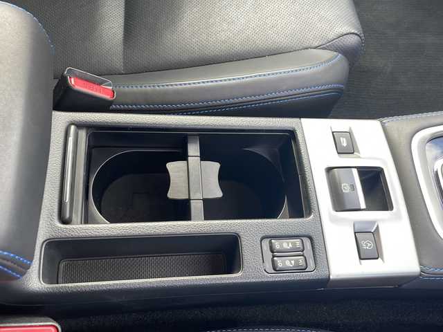 スバル レヴォーグ 1．6GT－S アイサイト 三重県 2015(平27)年 4.7万km クリスタルホワイトP 社外ナビ /バックカメラ /ETC /前後コーナーセンサー /スペアキー /前席パワーシート /前席シートヒーター /USB給電 /レーダークルーズコントロール /レーンキープアシスト /衝突軽減ブレーキ/パドルシフト /LEDヘッドライト/オートライト /リア・サイドスポイラー/電動格納ミラー/禁煙車