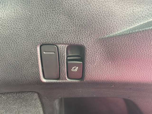 スバル レヴォーグ 1．6GT－S アイサイト 三重県 2015(平27)年 4.7万km クリスタルホワイトP 社外ナビ /バックカメラ /ETC /前後コーナーセンサー /スペアキー /前席パワーシート /前席シートヒーター /USB給電 /レーダークルーズコントロール /レーンキープアシスト /衝突軽減ブレーキ/パドルシフト /LEDヘッドライト/オートライト /リア・サイドスポイラー/電動格納ミラー/禁煙車