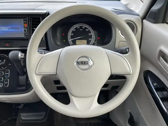 日産 デイズ ルークス X Vセレ +SeftyⅡ 静岡県 2015(平27)年 4.1万km ホワイトパール 純正ナビ　/・フルセグＴＶ　/・Ｂｌｕｅｔｏｏｔｈ接続　/・ＤＶＤ再生　/・ＵＳＢ入力端子　/アラウンドビューモニター　/片側パワースライドドア/エマージェンシーブレーキ　/プッシュスタート　/スマートキー　/スペアキー　/ＥＴＣ/ドラレコ/取扱説明書/保証書