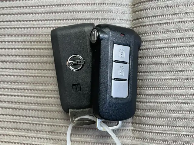 日産 デイズ ルークス X Vセレ +SeftyⅡ 静岡県 2015(平27)年 4.1万km ホワイトパール 純正ナビ　/・フルセグＴＶ　/・Ｂｌｕｅｔｏｏｔｈ接続　/・ＤＶＤ再生　/・ＵＳＢ入力端子　/アラウンドビューモニター　/片側パワースライドドア/エマージェンシーブレーキ　/プッシュスタート　/スマートキー　/スペアキー　/ＥＴＣ/ドラレコ/取扱説明書/保証書