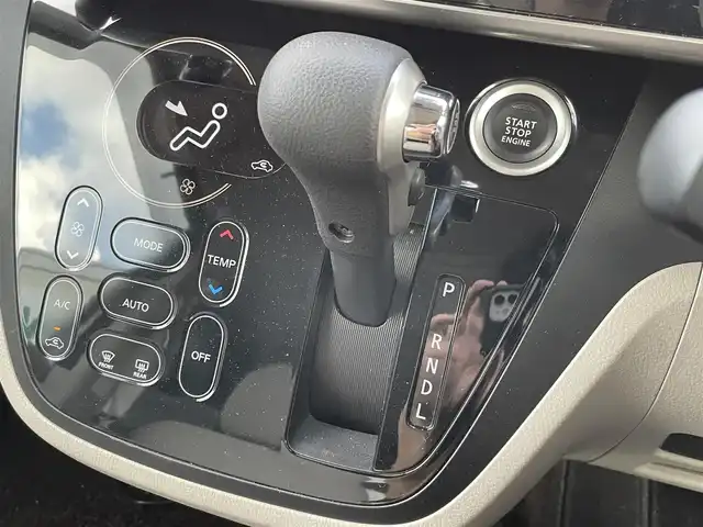 日産 デイズ ルークス X Vセレ +SeftyⅡ 静岡県 2015(平27)年 4.1万km ホワイトパール 純正ナビ　/・フルセグＴＶ　/・Ｂｌｕｅｔｏｏｔｈ接続　/・ＤＶＤ再生　/・ＵＳＢ入力端子　/アラウンドビューモニター　/片側パワースライドドア/エマージェンシーブレーキ　/プッシュスタート　/スマートキー　/スペアキー　/ＥＴＣ/ドラレコ/取扱説明書/保証書