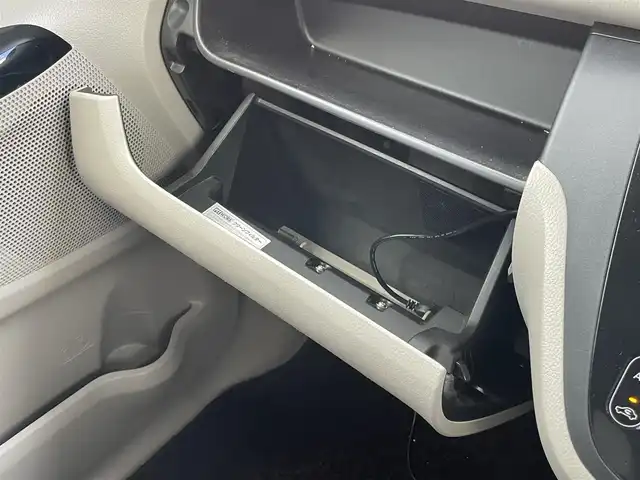 日産 デイズ ルークス X Vセレ +SeftyⅡ 静岡県 2015(平27)年 4.1万km ホワイトパール 純正ナビ　/・フルセグＴＶ　/・Ｂｌｕｅｔｏｏｔｈ接続　/・ＤＶＤ再生　/・ＵＳＢ入力端子　/アラウンドビューモニター　/片側パワースライドドア/エマージェンシーブレーキ　/プッシュスタート　/スマートキー　/スペアキー　/ＥＴＣ/ドラレコ/取扱説明書/保証書