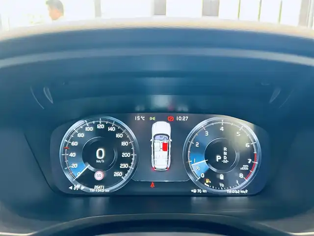 ボルボ Ｖ６０ B5 インスクリプション 大阪府 2021(令3)年 2.7万km オスミウムグレーM HarmanKardon/HUD/ACC/BLIS/純正ナビ/TV/360度カメラ/applecarplay/純正18インチAW/LEDヘッドライト/電動リアゲート/自動駐車/ワイヤレス充電/革シート/メモリ付きパワーシート/エアシートヒーター/ステアリングヒーター/ルーフレール
