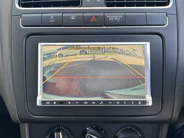 フォルクスワーゲン ポロ 1．4 コンフォートライン 兵庫県 2010(平22)年 8.3万km 白 ワンオーナー/社外7インチナビ（AM/FM/CD/DVD/SD/USB/AUX)/ワンセグTV/バックカメラ/ETC/AC/電動格納ミラー/フロアマット/リモコンキー/スペアキー1本/保証書/取扱説明書