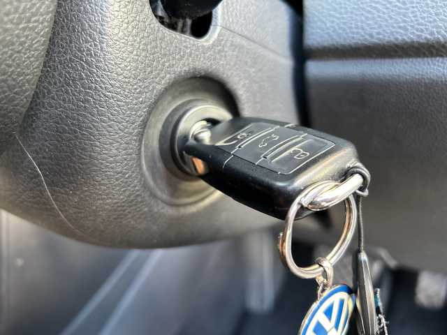 フォルクスワーゲン ポロ 1．4 コンフォートライン 兵庫県 2010(平22)年 8.3万km 白 ワンオーナー/社外7インチナビ（AM/FM/CD/DVD/SD/USB/AUX)/ワンセグTV/バックカメラ/ETC/AC/電動格納ミラー/フロアマット/リモコンキー/スペアキー1本/保証書/取扱説明書