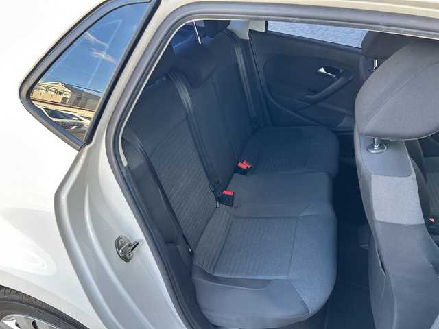 フォルクスワーゲン ポロ 1．4 コンフォートライン 兵庫県 2010(平22)年 8.3万km 白 ワンオーナー/社外7インチナビ（AM/FM/CD/DVD/SD/USB/AUX)/ワンセグTV/バックカメラ/ETC/AC/電動格納ミラー/フロアマット/リモコンキー/スペアキー1本/保証書/取扱説明書