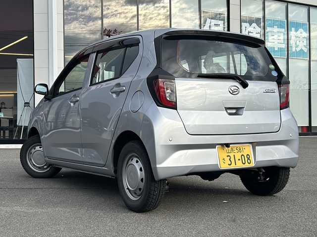 ダイハツ ミラ イース L SAⅢ 山形県 2020(令2)年 2.9万km ブライトシルバーメタリック ４WD/衝突軽減ブレーキ/バックカメラ/横滑り防止装置/オートマチックハイビーム/社外ナビ/アイドリングストップ/ETC/リモコンキー/スペアキー/サマータイヤ4本車載