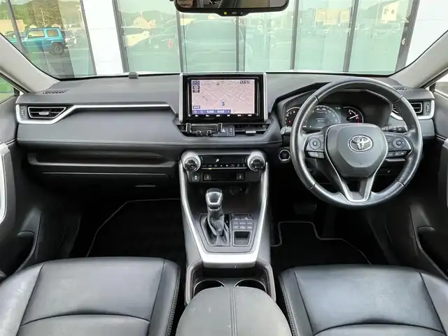 トヨタ ＲＡＶ４ G 香川県 2020(令2)年 6.3万km ホワイトパールクリスタルシャイン 純正９インチナビ/・フルセグTV/・バックカメラ/トヨタセーフティーセンス/・プリクラッシュセーフティ/・レーンディパーチャーアラート/・レーダークルーズコントロール/・オートハイビーム/・コーナーセンサー/・ブラインドスポットモニター/合皮シート/・パワーシート/・シートヒーター/革巻きステアリング/・ハンドルヒーター/・ステアリングスイッチ/パワーバックドア/純正１８インチアルミホイール/ビルトインETC２．０/ドライブレコーダー/LEDヘッドライト