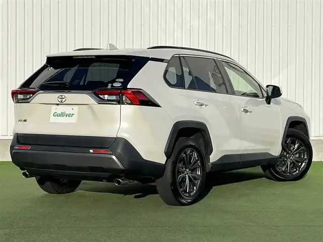 トヨタ ＲＡＶ４ G 香川県 2020(令2)年 6.3万km ホワイトパールクリスタルシャイン 純正９インチナビ/・フルセグTV/・バックカメラ/トヨタセーフティーセンス/・プリクラッシュセーフティ/・レーンディパーチャーアラート/・レーダークルーズコントロール/・オートハイビーム/・コーナーセンサー/・ブラインドスポットモニター/合皮シート/・パワーシート/・シートヒーター/革巻きステアリング/・ハンドルヒーター/・ステアリングスイッチ/パワーバックドア/純正１８インチアルミホイール/ビルトインETC２．０/ドライブレコーダー/LEDヘッドライト