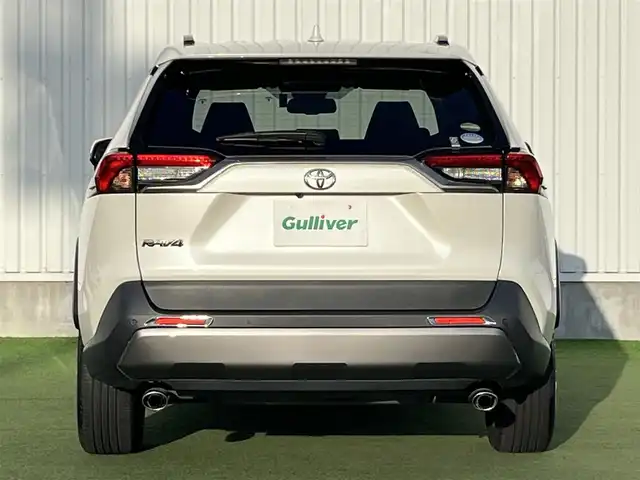 トヨタ ＲＡＶ４ G 香川県 2020(令2)年 6.3万km ホワイトパールクリスタルシャイン 純正９インチナビ/・フルセグTV/・バックカメラ/トヨタセーフティーセンス/・プリクラッシュセーフティ/・レーンディパーチャーアラート/・レーダークルーズコントロール/・オートハイビーム/・コーナーセンサー/・ブラインドスポットモニター/合皮シート/・パワーシート/・シートヒーター/革巻きステアリング/・ハンドルヒーター/・ステアリングスイッチ/パワーバックドア/純正１８インチアルミホイール/ビルトインETC２．０/ドライブレコーダー/LEDヘッドライト