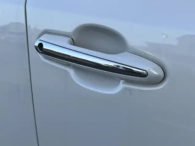 トヨタ ＲＡＶ４ G 香川県 2020(令2)年 6.3万km ホワイトパールクリスタルシャイン 純正９インチナビ/・フルセグTV/・バックカメラ/トヨタセーフティーセンス/・プリクラッシュセーフティ/・レーンディパーチャーアラート/・レーダークルーズコントロール/・オートハイビーム/・コーナーセンサー/・ブラインドスポットモニター/合皮シート/・パワーシート/・シートヒーター/革巻きステアリング/・ハンドルヒーター/・ステアリングスイッチ/パワーバックドア/純正１８インチアルミホイール/ビルトインETC２．０/ドライブレコーダー/LEDヘッドライト