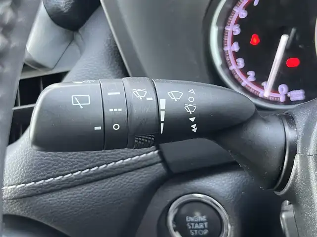 トヨタ ＲＡＶ４ G 香川県 2020(令2)年 6.3万km ホワイトパールクリスタルシャイン 純正９インチナビ/・フルセグTV/・バックカメラ/トヨタセーフティーセンス/・プリクラッシュセーフティ/・レーンディパーチャーアラート/・レーダークルーズコントロール/・オートハイビーム/・コーナーセンサー/・ブラインドスポットモニター/合皮シート/・パワーシート/・シートヒーター/革巻きステアリング/・ハンドルヒーター/・ステアリングスイッチ/パワーバックドア/純正１８インチアルミホイール/ビルトインETC２．０/ドライブレコーダー/LEDヘッドライト