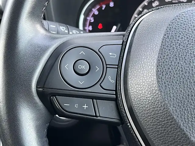 トヨタ ＲＡＶ４ G 香川県 2020(令2)年 6.3万km ホワイトパールクリスタルシャイン 純正９インチナビ/・フルセグTV/・バックカメラ/トヨタセーフティーセンス/・プリクラッシュセーフティ/・レーンディパーチャーアラート/・レーダークルーズコントロール/・オートハイビーム/・コーナーセンサー/・ブラインドスポットモニター/合皮シート/・パワーシート/・シートヒーター/革巻きステアリング/・ハンドルヒーター/・ステアリングスイッチ/パワーバックドア/純正１８インチアルミホイール/ビルトインETC２．０/ドライブレコーダー/LEDヘッドライト