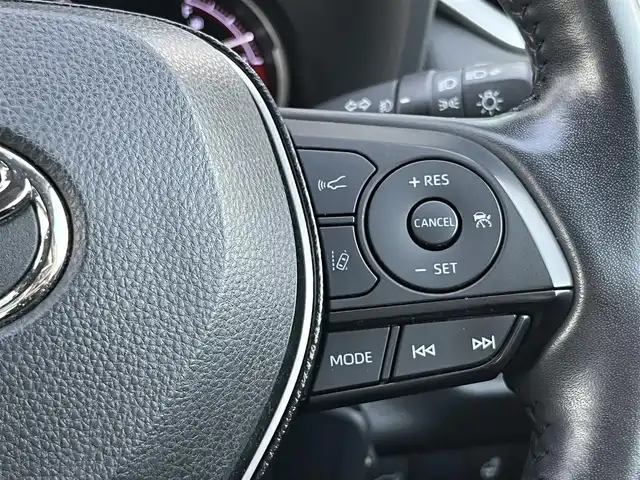 トヨタ ＲＡＶ４ G 香川県 2020(令2)年 6.3万km ホワイトパールクリスタルシャイン 純正９インチナビ/・フルセグTV/・バックカメラ/トヨタセーフティーセンス/・プリクラッシュセーフティ/・レーンディパーチャーアラート/・レーダークルーズコントロール/・オートハイビーム/・コーナーセンサー/・ブラインドスポットモニター/合皮シート/・パワーシート/・シートヒーター/革巻きステアリング/・ハンドルヒーター/・ステアリングスイッチ/パワーバックドア/純正１８インチアルミホイール/ビルトインETC２．０/ドライブレコーダー/LEDヘッドライト