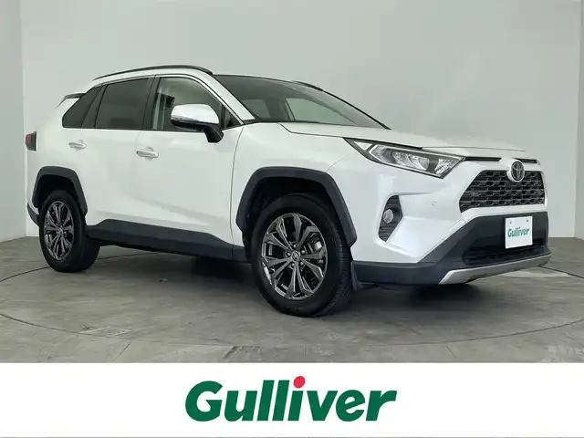 トヨタ ＲＡＶ４ G 大分県 2020(令2)年 6.3万km ホワイトパールクリスタルシャイン 純正９インチナビ/・フルセグTV/・バックカメラ/トヨタセーフティーセンス/・プリクラッシュセーフティ/・レーンディパーチャーアラート/・レーダークルーズコントロール/・オートハイビーム/・コーナーセンサー/・ブラインドスポットモニター/合皮シート/・パワーシート/・シートヒーター/革巻きステアリング/・ハンドルヒーター/・ステアリングスイッチ/パワーバックドア/純正１８インチアルミホイール/ビルトインETC２．０/ドライブレコーダー/LEDヘッドライト