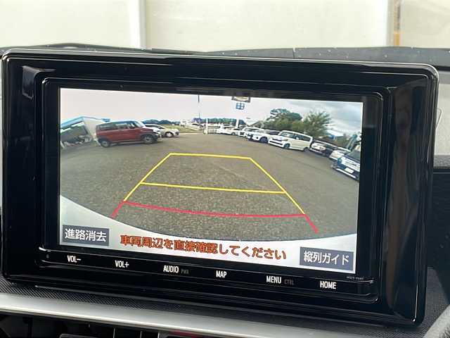 トヨタ ライズ Z 福岡県 2022(令4)年 4万km シャイニングホワイトパール 純正ディーラーナビ９インチ/（TV、DVD、CD、Bluetooth、USB、AM、FM）/バックカメラ/シートヒーター/レーダークルーズコントロール/ビルトインETC/電動パーキングブレーキ/HOLDボタン/純正17インチホイール/ステアリングスイッチ/プリクラッシュ/横滑り防止装置/クリアランスソナー/アイドリングストップ/フォグランプ/LEDヘッドライト/プッシュスタート/スマートキー/ドアバイザー/パワーウィンドウ/電格ミラー/純正マット/オートライト/保証書/取扱説明書/給油口ワンタッチ開閉