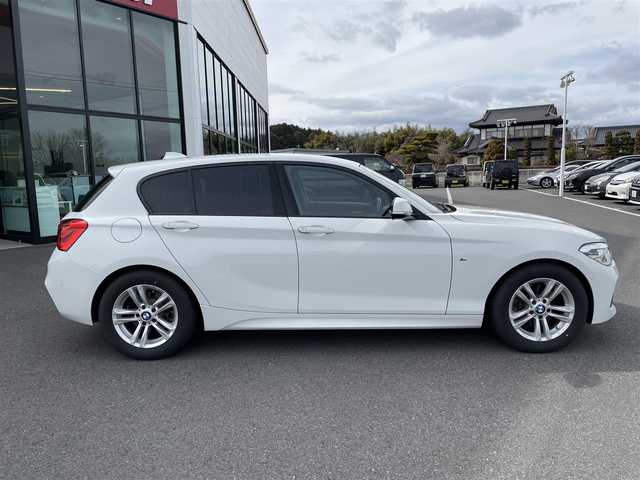 ＢＭＷ １１８ｄ Mスポーツ 栃木県 2018(平30)年 9万km 白 軽油ターボ/Mスポーツパッケージ/純正メーカーオプションナビ/【AM/FM/CD/DVD/BT/USB】/バックカメラ/CELLSATR製ドライブレコーダー/型番：CS-91FH/アイドリングストップ/クルーズコントロール/レーンキープアシスト/衝突軽減システム/クリアランスソナー/電動格納ミラー/ETC/ステアリングスイッチ/革巻きステアリング