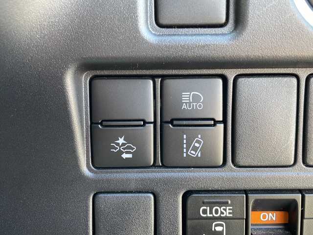 トヨタ ヴォクシー ZS 煌Ⅱ 山口県 2020(令2)年 2.8万km ホワイトパールクリスタルシャイン 両側パワースライドドア/後席用モニター/社外8型ナビ(MDV-S707L)/・Bluetooth接続/・フルセグTV/クルーズコントロール/トヨタセーフティセンス/ETC/バックカメラ/ドライブレコーダー(フロント)/LEDヘッドライト/オートマチックハイビーム/オートライト/純正16インチアルミホイール/スマートキー/ダブルエアバッグ