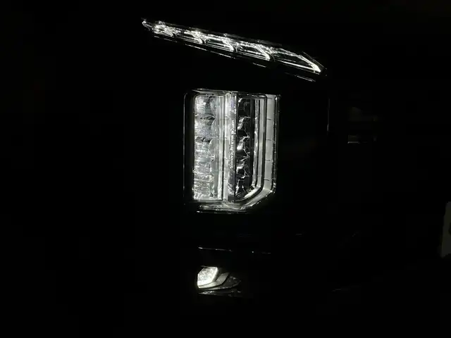 三菱 デリカＤ：５ シャモニー 群馬県 2025(令7)年 0.1千km 黒Ⅱ 登録済未使用車(登録時走行距離：13km)/オリジナルナビ取付パッケージ＋リアモニター取付パッケージ/＝＝＝＝＝/e-Assist(運転支援機能)/・衝突被害軽減ブレーキ(FCM)/・車線逸脱警報システム(LDW)/・レーダークルーズコントロール(ACC)/・オートマチックハイビーム(AHB)/・後側方車両検知警報システム(レーンチェンジアシスト機能付)/・誤発進抑制機能(前進時)/・後退時交差車両検知警報(RCTA)/両側パワースライドドア/エレクトリックテールゲート/ハーフレザーシート/前席シートヒーター/ステアリングヒーター/革巻きステアリング/ステアリングスイッチ/アイドリングストップ/電動パーキングブレーキ/オートブレーキホールド/プッシュスタート/スマートキー×2本/取扱説明書/保証書