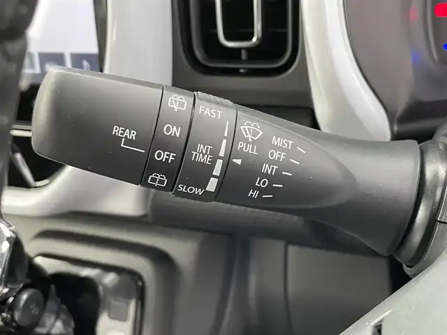 スズキ ハスラー HYBRID X 愛媛県 2023(令5)年 0.1万km フェニックスレッドパール/ガンメタリック2トーンルーフ 純正９型ナビ（ＢＴ，フルセグＴＶ）　/全方位カメラ　/アダプティブクルーズコントロール　/コーナーセンサー　/衝突軽減ブレーキ　/レーンキープ　/アイドリングストップ　/シートヒーター　/ステアリングリモコン　/ＬＥＤ