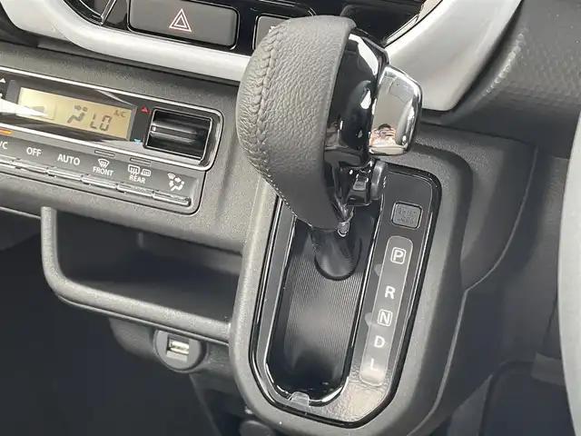 スズキ ハスラー HYBRID X 愛媛県 2023(令5)年 0.1万km フェニックスレッドパール/ガンメタリック2トーンルーフ 純正９型ナビ（ＢＴ，フルセグＴＶ）　/全方位カメラ　/アダプティブクルーズコントロール　/コーナーセンサー　/衝突軽減ブレーキ　/レーンキープ　/アイドリングストップ　/シートヒーター　/ステアリングリモコン　/ＬＥＤ