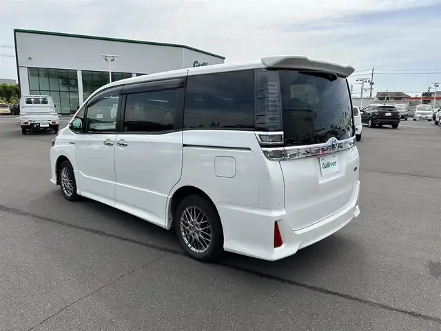 トヨタ ヴォクシー ハイブリッド ZS 煌Ⅱ 岡山県 2019(令1)年 8.2万km ホワイトパールクリスタルシャイン トヨタセーフティセンス/デジタルインナーミラー/アルパイン11インチナビ/アルパイン後席モニター/ＨＤＭＩ/バックモニター/ビルトインＥＴＣ/シートヒーター/両側パワースライドドア/クルーズコントロール/オートハイビーム/レーンキープアシスト/ドライブレコーダー