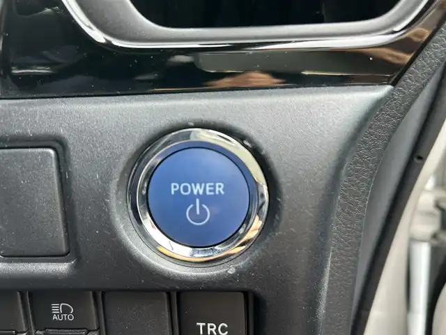 トヨタ ヴォクシー ハイブリッド ZS 煌Ⅱ 岡山県 2019(令1)年 8.2万km ホワイトパールクリスタルシャイン トヨタセーフティセンス/デジタルインナーミラー/アルパイン11インチナビ/アルパイン後席モニター/ＨＤＭＩ/バックモニター/ビルトインＥＴＣ/シートヒーター/両側パワースライドドア/クルーズコントロール/オートハイビーム/レーンキープアシスト/ドライブレコーダー