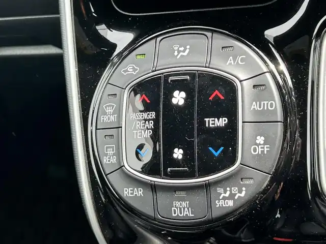 トヨタ ヴォクシー ハイブリッド ZS 煌Ⅱ 岡山県 2019(令1)年 8.2万km ホワイトパールクリスタルシャイン トヨタセーフティセンス/デジタルインナーミラー/アルパイン11インチナビ/アルパイン後席モニター/ＨＤＭＩ/バックモニター/ビルトインＥＴＣ/シートヒーター/両側パワースライドドア/クルーズコントロール/オートハイビーム/レーンキープアシスト/ドライブレコーダー