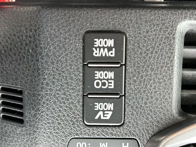 トヨタ ヴォクシー ハイブリッド ZS 煌Ⅱ 岡山県 2019(令1)年 8.2万km ホワイトパールクリスタルシャイン トヨタセーフティセンス/デジタルインナーミラー/アルパイン11インチナビ/アルパイン後席モニター/ＨＤＭＩ/バックモニター/ビルトインＥＴＣ/シートヒーター/両側パワースライドドア/クルーズコントロール/オートハイビーム/レーンキープアシスト/ドライブレコーダー