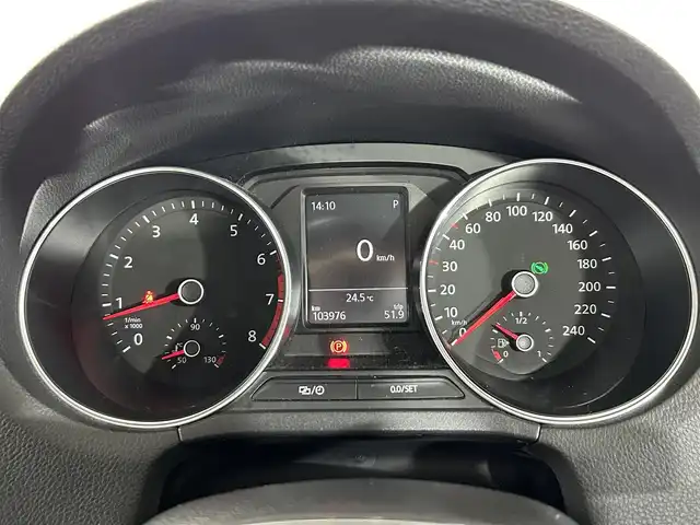 フォルクスワーゲン ポロ クロスポロ 佐賀県 2015(平27)年 10.4万km オレンジ 純正8インチナビ/ワンセグテレビ/DVD再生/バックカメラ/前後ドライブレコーダー前後/パドルシフト/ステアリングリモコン/純正アルミホイール/純正フロアマット/ABS/キセノンヘッドライト