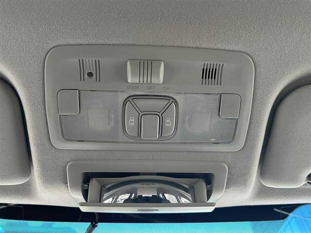 トヨタ エスティマ アエラス 岡山県 2015(平27)年 6.1万km アイスチタニウムマイカメタリック 登録時走行距離60414km/純正ナビ/（AM/FM/DISC/SD/TV/Bluetooth/DS)/純正フリップダウンモニター/前コーナーセンサー/クルーズコントロール/両側パワースライドドア/オットマン/バックカメラ/スペアキー×1/前ドライブレコーダー/プッシュスタート/スマートキー/レーダー探知機(ZERO 700v)/ビルトインETC/純正１８インチアルミホイール